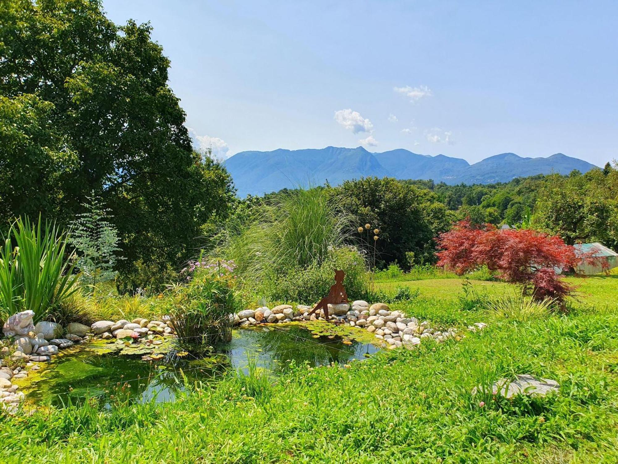 Villa With Enchanting Garden Overlooking The Lake Luino Dış mekan fotoğraf